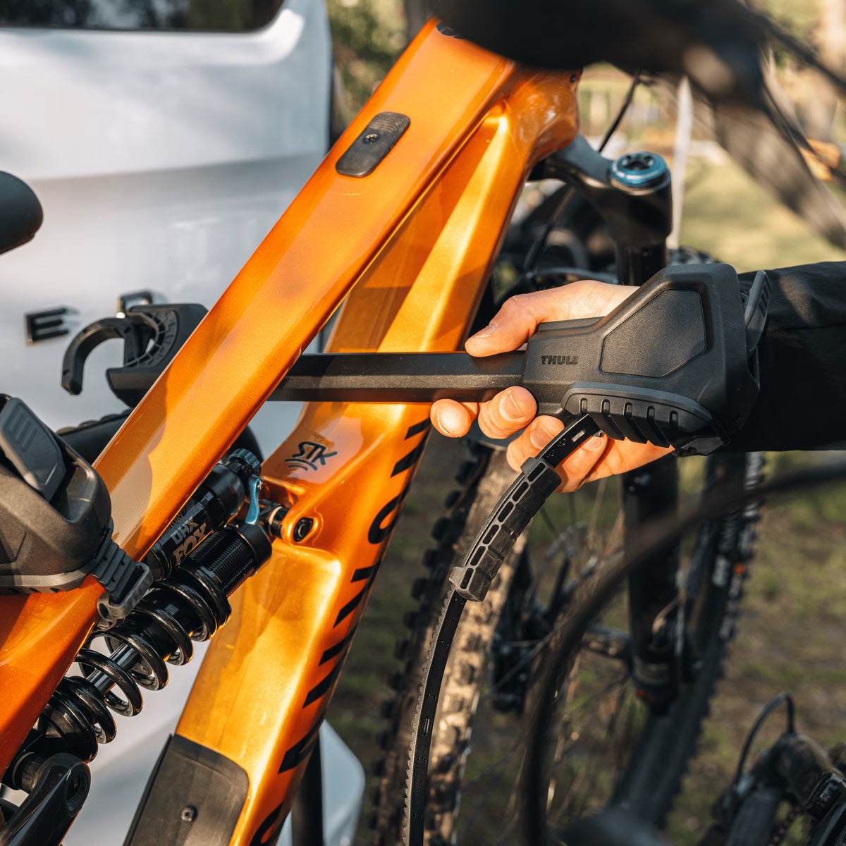 Portabicicletas Bola Thule Velospace 3 3-Bicis 13 Pin #6