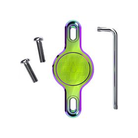Soporte Muc-Off Secure Tag V2 Localizador Apple Airtag Portabidón Arcoiris
